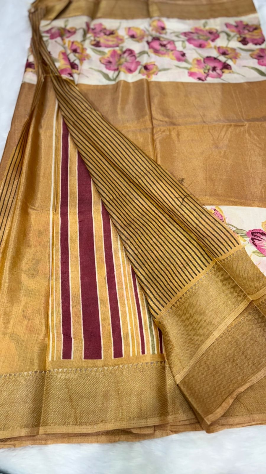 Fancy Floral Saree – Elegant Prints with Modern Contrast - Image 2