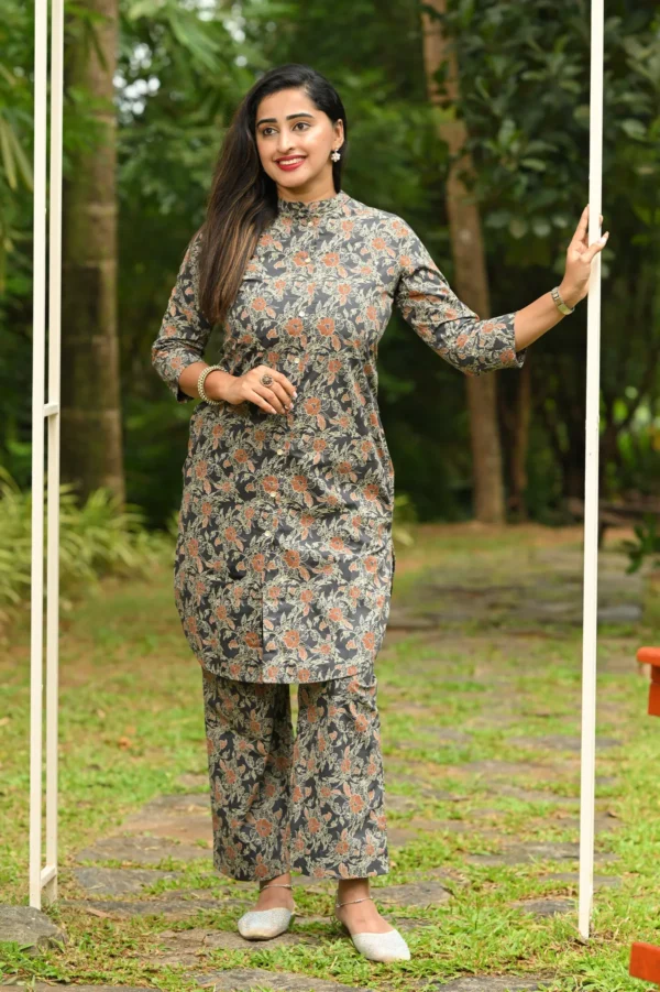 Niyata Mirage Cotton Kurti with Pant Kurta Set for Women