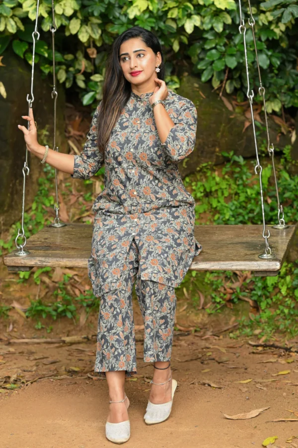 Niyata Mirage Cotton Kurti with Pant Kurta Set for Women
