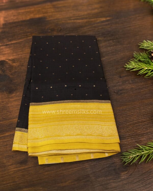 Small Buttas with Rich Pallu Crepe Saree